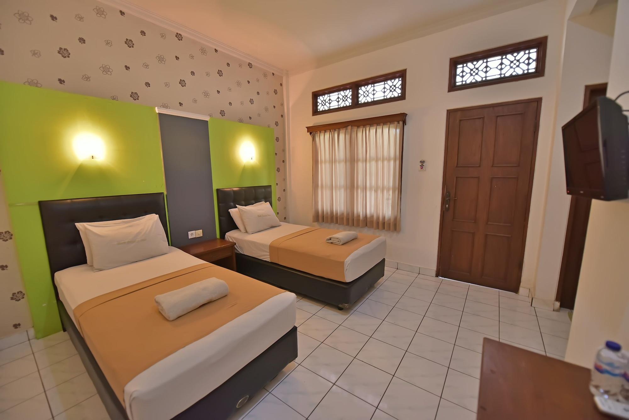 Sandat Hotel Kuta Кута Екстер'єр фото
