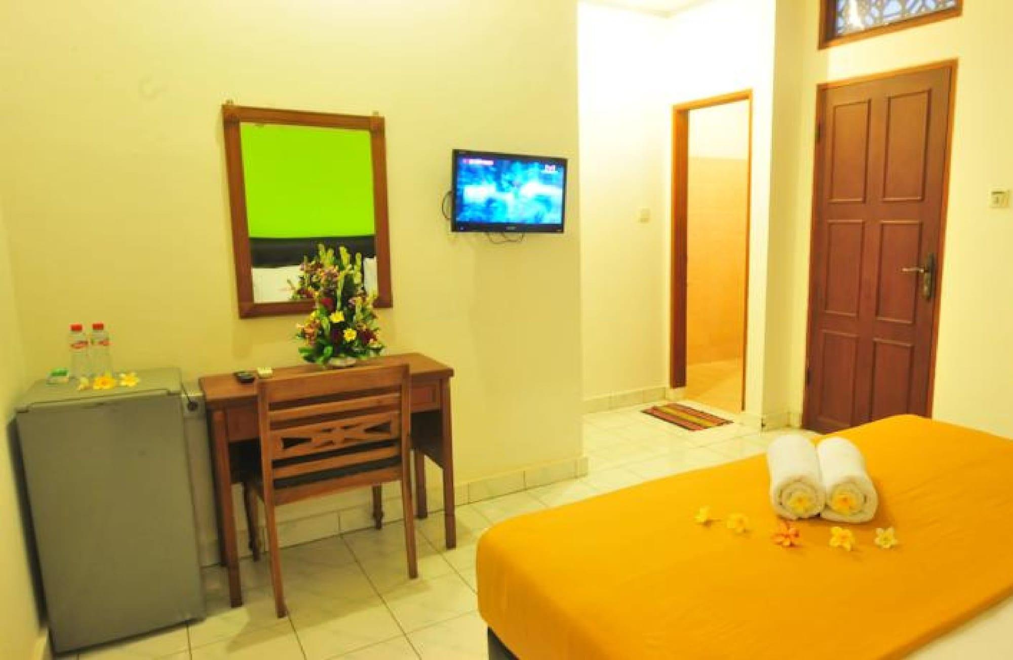 Sandat Hotel Kuta Кута Екстер'єр фото