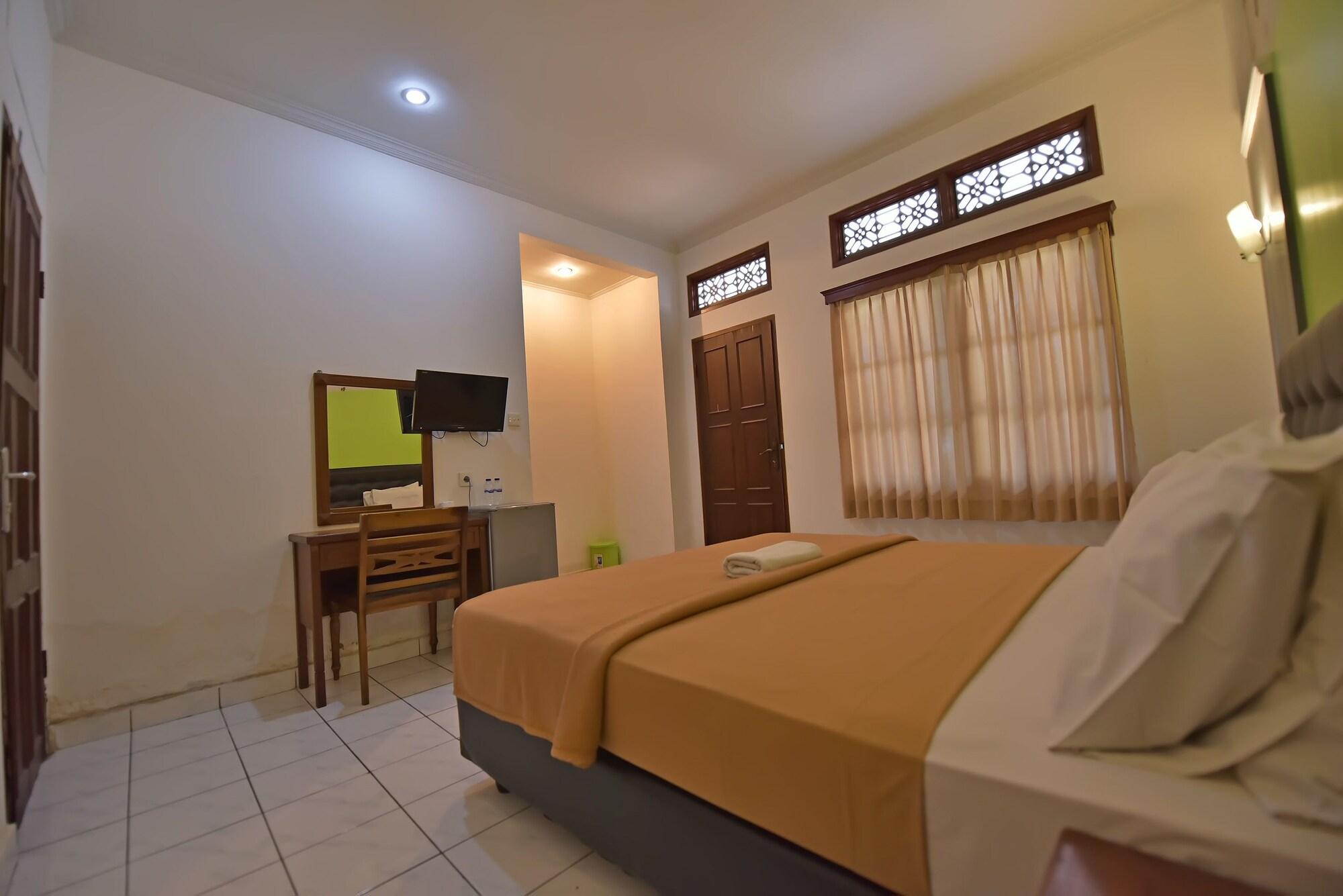 Sandat Hotel Kuta Кута Екстер'єр фото
