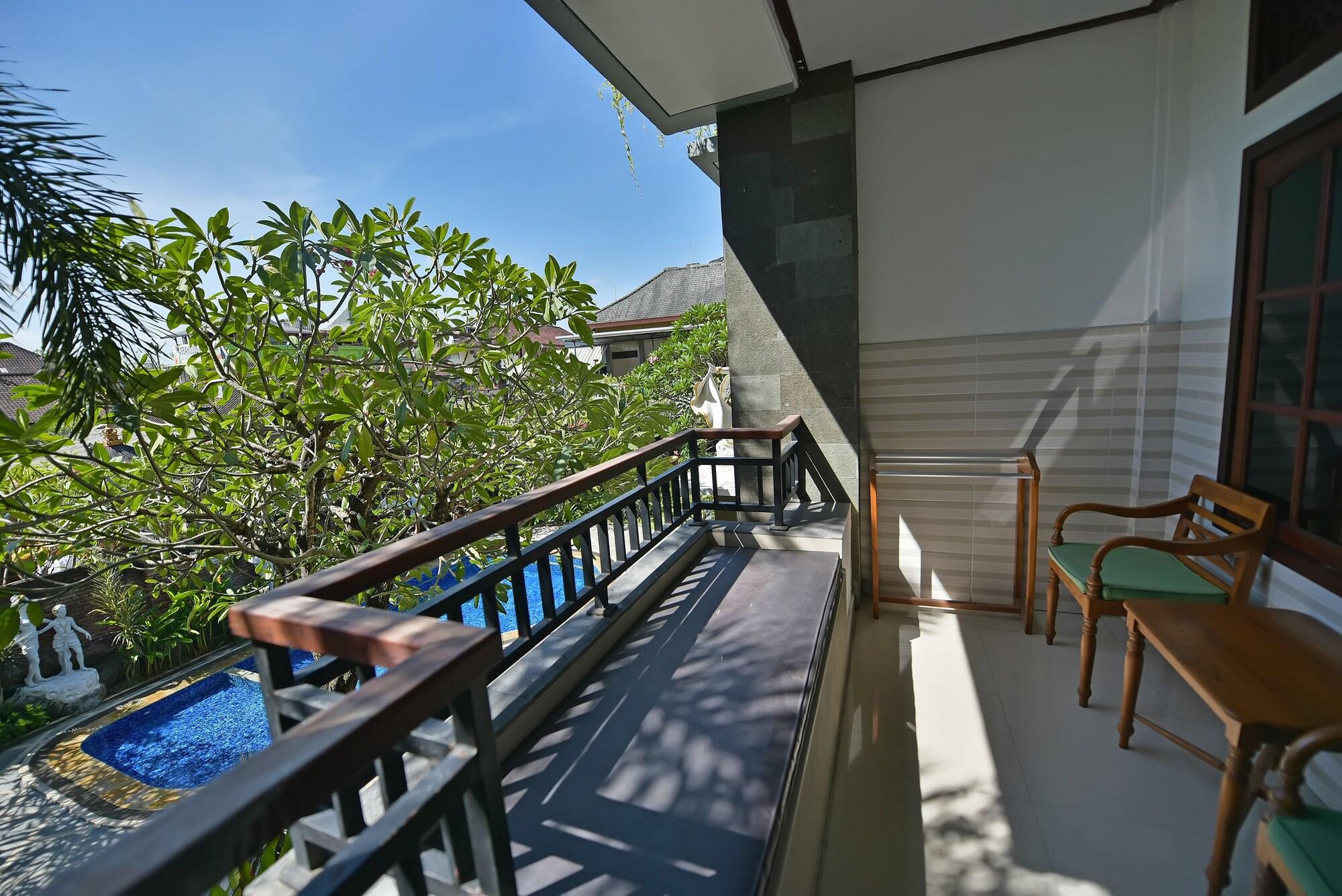 Sandat Hotel Kuta Кута Екстер'єр фото
