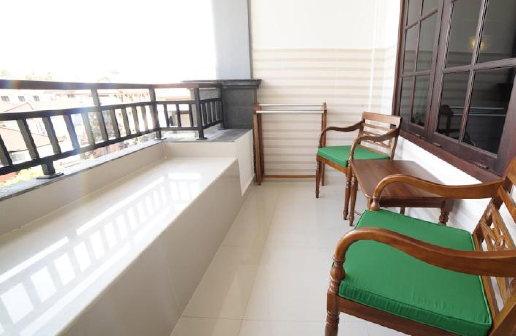 Sandat Hotel Kuta Кута Екстер'єр фото