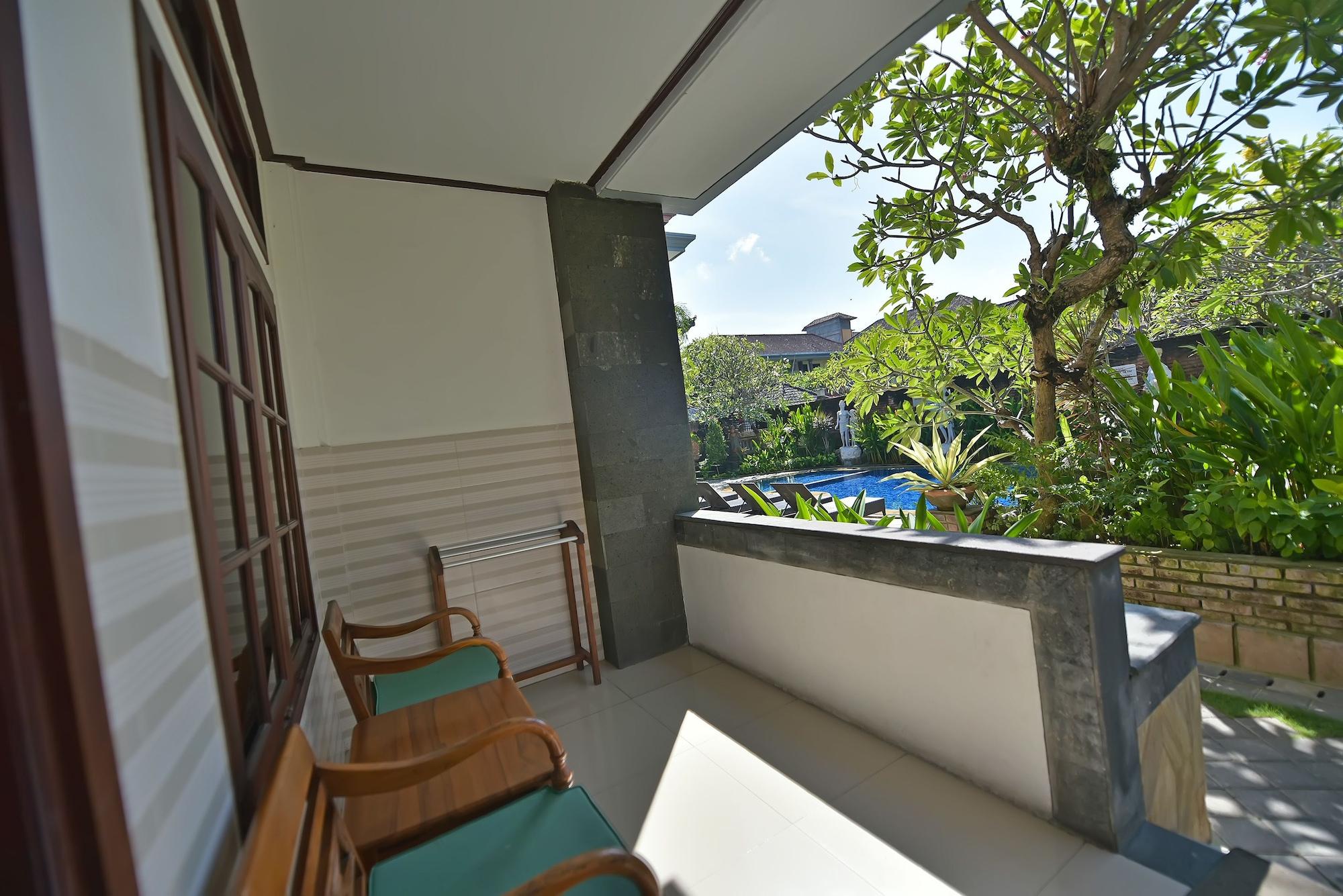 Sandat Hotel Kuta Кута Екстер'єр фото