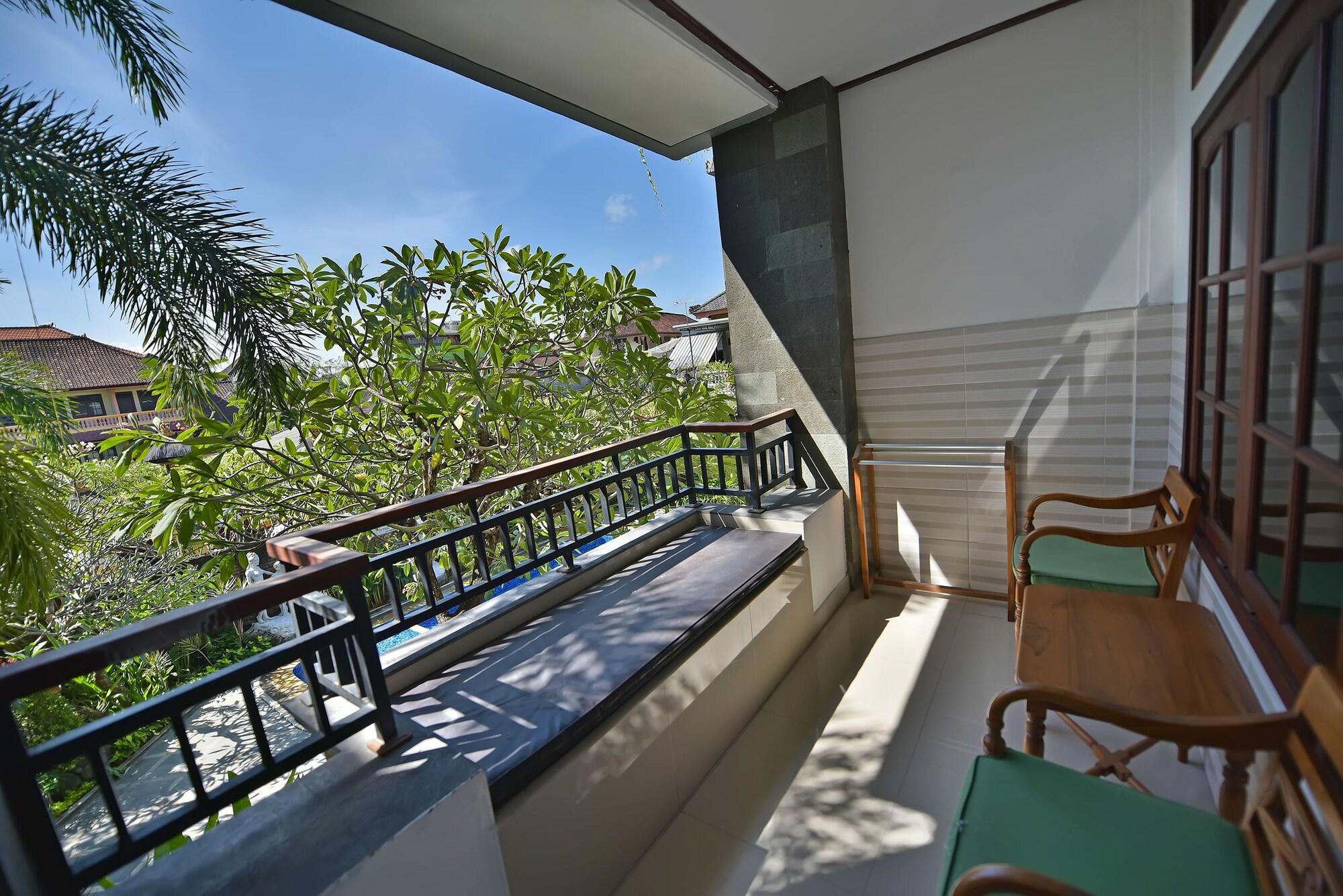 Sandat Hotel Kuta Кута Екстер'єр фото