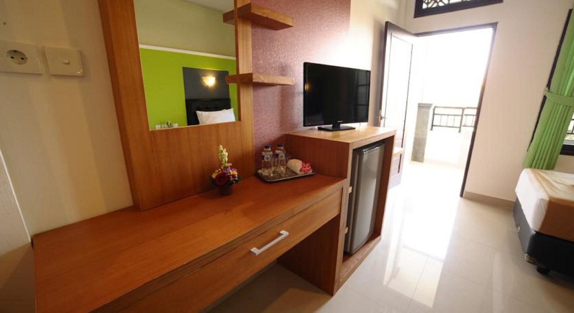Sandat Hotel Kuta Кута Екстер'єр фото