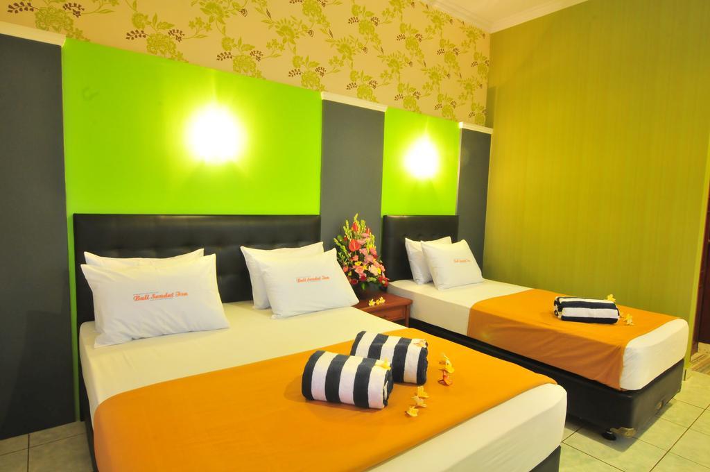 Sandat Hotel Kuta Кута Екстер'єр фото