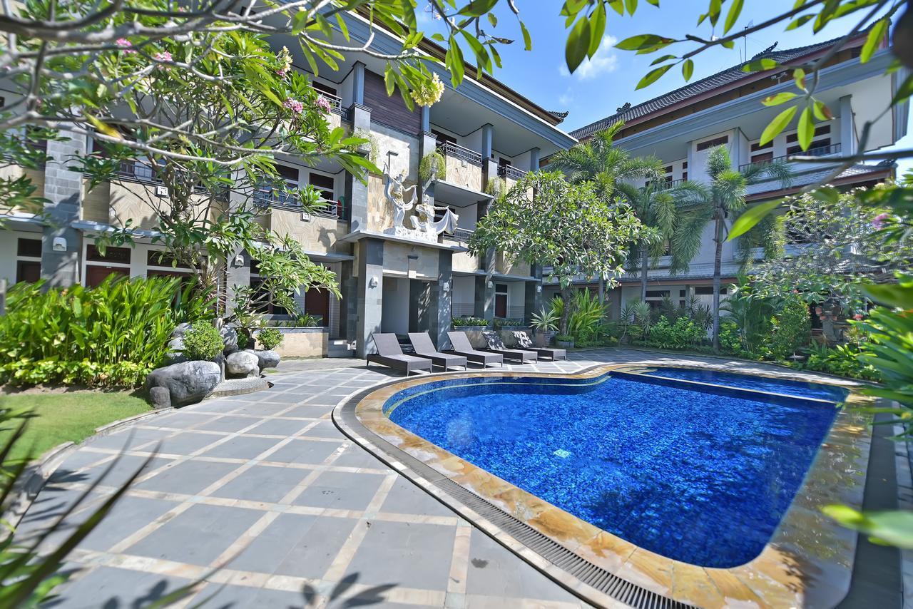 Sandat Hotel Kuta Кута Екстер'єр фото