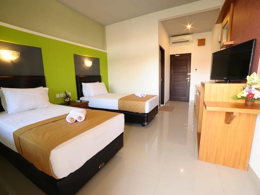 Sandat Hotel Kuta Кута Екстер'єр фото