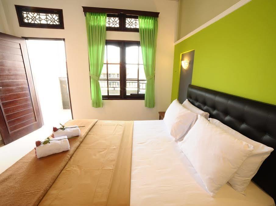 Sandat Hotel Kuta Кута Екстер'єр фото